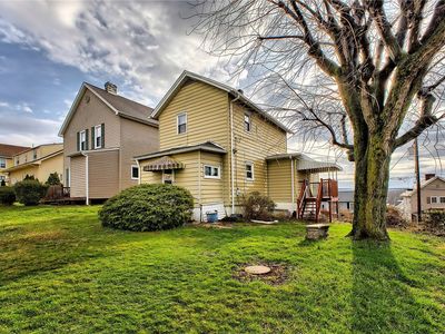 229 S 5th St