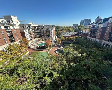 300 W 5th St APT 622