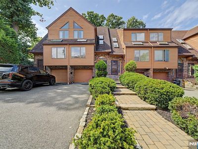 486 West St