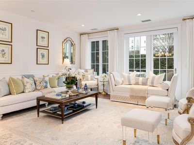 15 Kensington Road #109