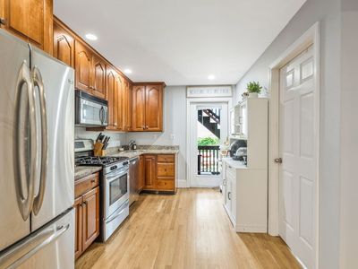 129 M St #1
