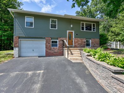 2 Fawn Drive
