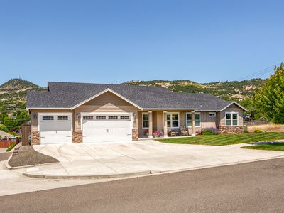 4833 Hathaway Dr