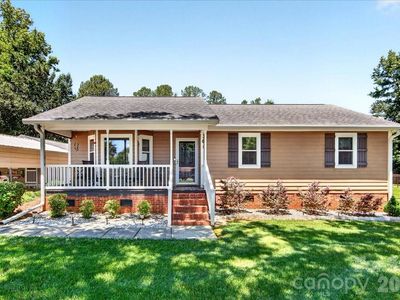 1104 Longmeadow Ln