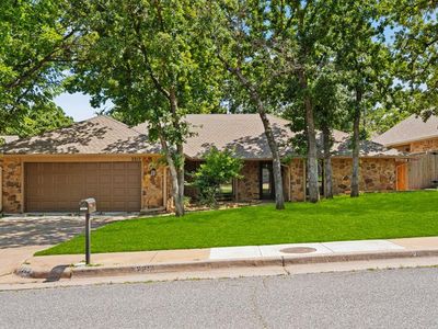 2212 Dover Dr
