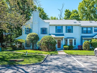 1402 Maplecrest Rd #1402