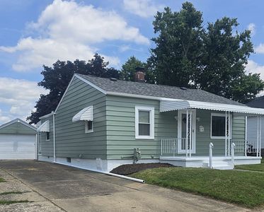 1221 Seborn Ave