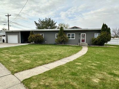802 4th St SE