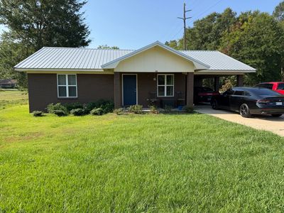 43 Railroad Ave
