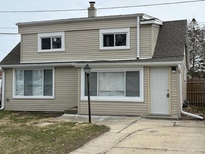 6082 North 36th STREET