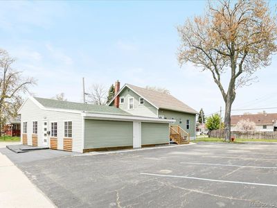 1639 Lapeer Ave