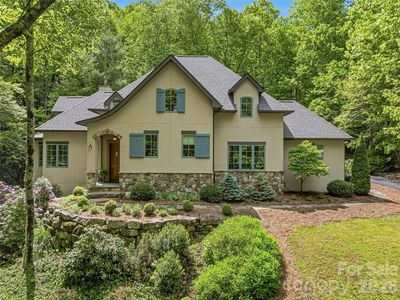 732 Streamside Dr