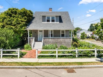 65 Narragansett Rd