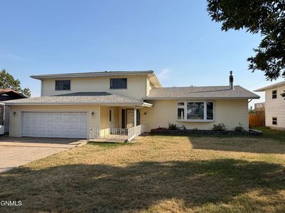 Property at 213 10th St, Beulah, ND