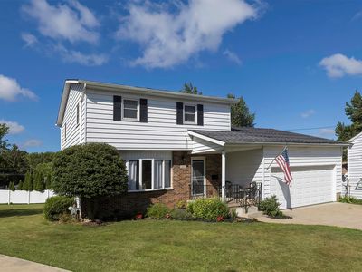 4416 Woodbine Ter