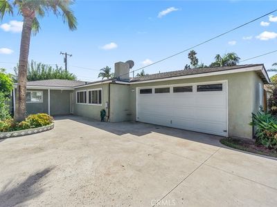 1950 Anaheim Ave