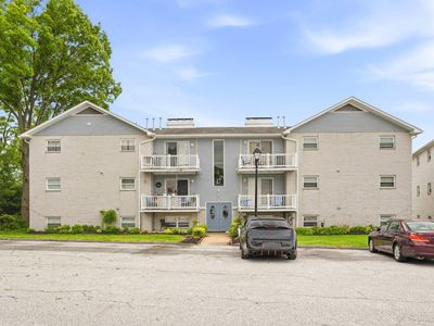 17 Warren Lodge Ct APT 1C
