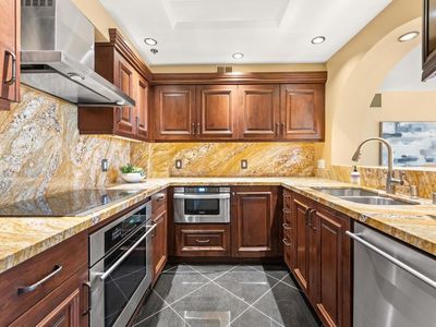 200 Harbor Dr Unit 803