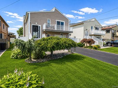 32 Yacht Club Road