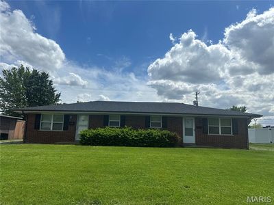 30 Queensway Dr