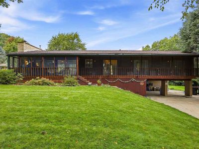 324 Lake View Dr NE