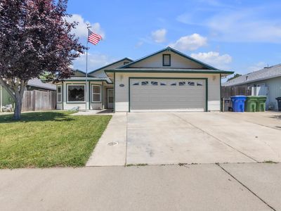 663 Carr Way