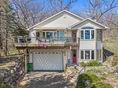 W303N2665 Maple AVENUE