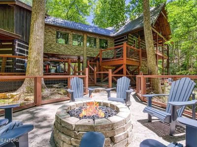 2440 Paradise Falls Way