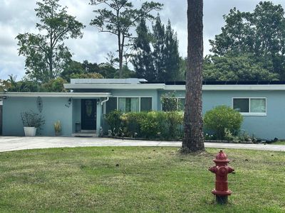 800 Ivory Ln