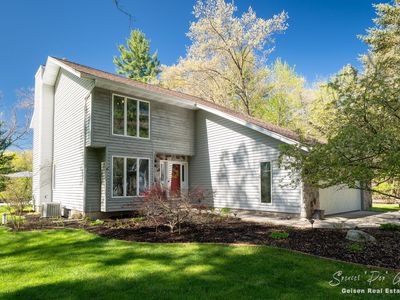 8717 River Oaks Cir
