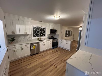 126 Lakeside Dr N