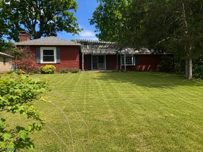 16 Springside Dr