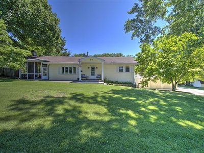 24 Circle Dr