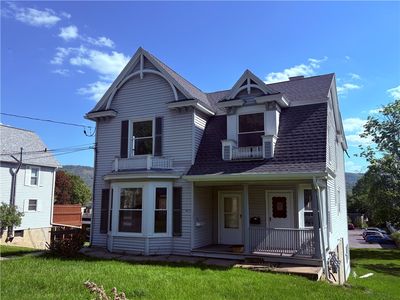 19 Bronk St
