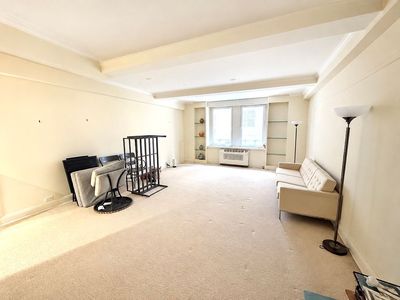 111 E 56th St #300
