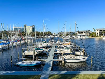 1208 River Dr APT 202