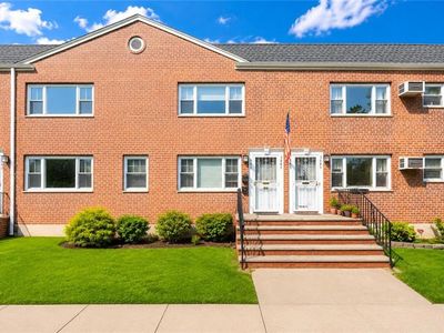 365 Bay 8th St #1B