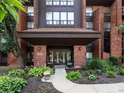 572 Coeur De Royale Dr APT 105