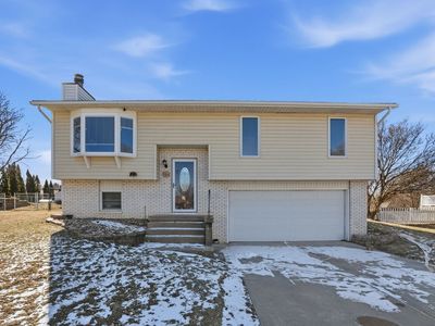 Property at 109 Blackhawk Dr, Park View, IA