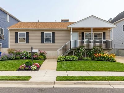 513 W Burk Ave