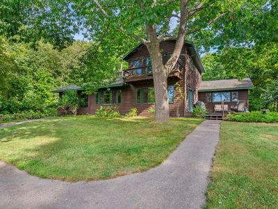 2594 S Shore Rd