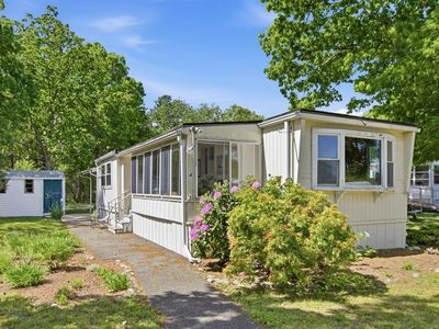 4 Deer Hill Ln