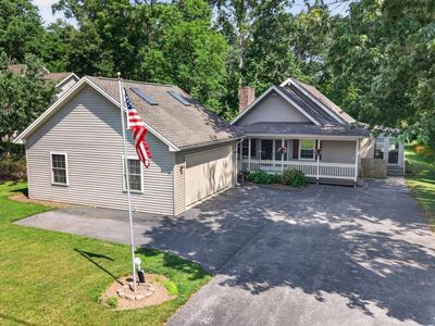 15 Howard Dr