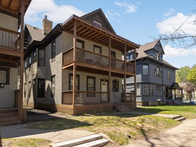 806 6th St SE