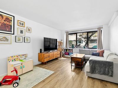 200 E 27th St APT 2-P