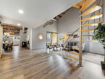 10160 Lynn Ln