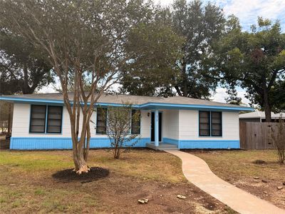 Property at 312 S Wilson Ave, Giddings, TX