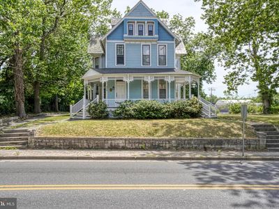 208 W Isabella St