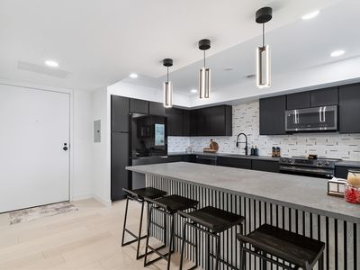 2222 1st Ave NE APT 305