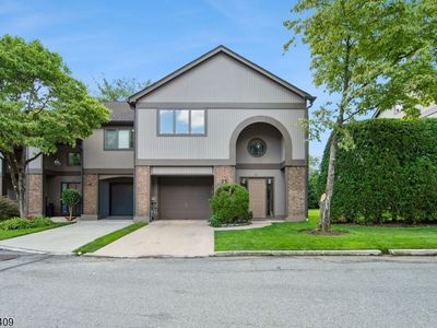 18 Maltese Dr